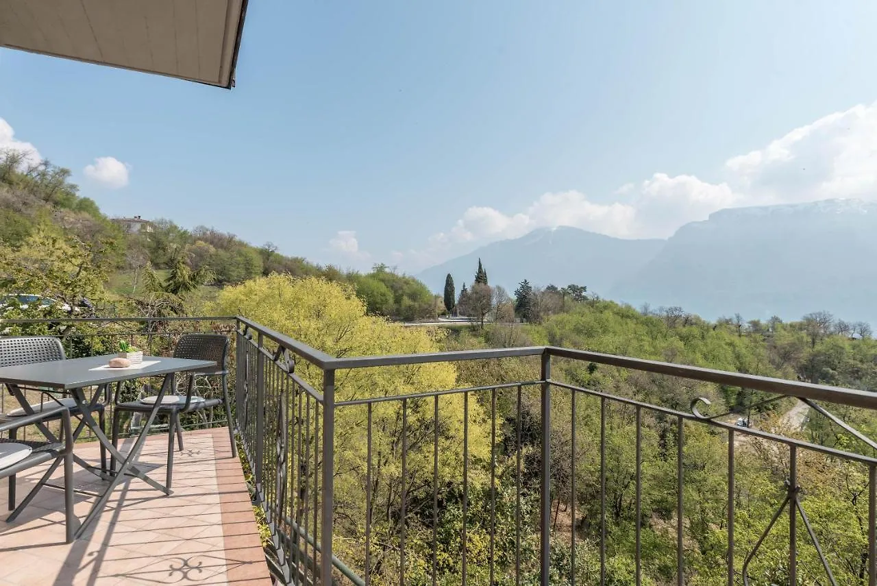 Апартаменты Bel Soggiorno Lake View 1 Tremosine